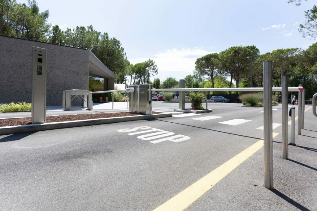 FAAC B680H BARRIER | 24V Car Parking Automatic Barrier Up to 8.3m stainless steel