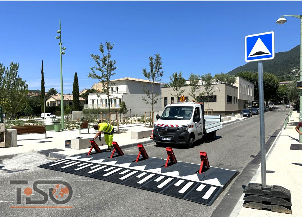 Mobile Road Blocker RB319-25-M